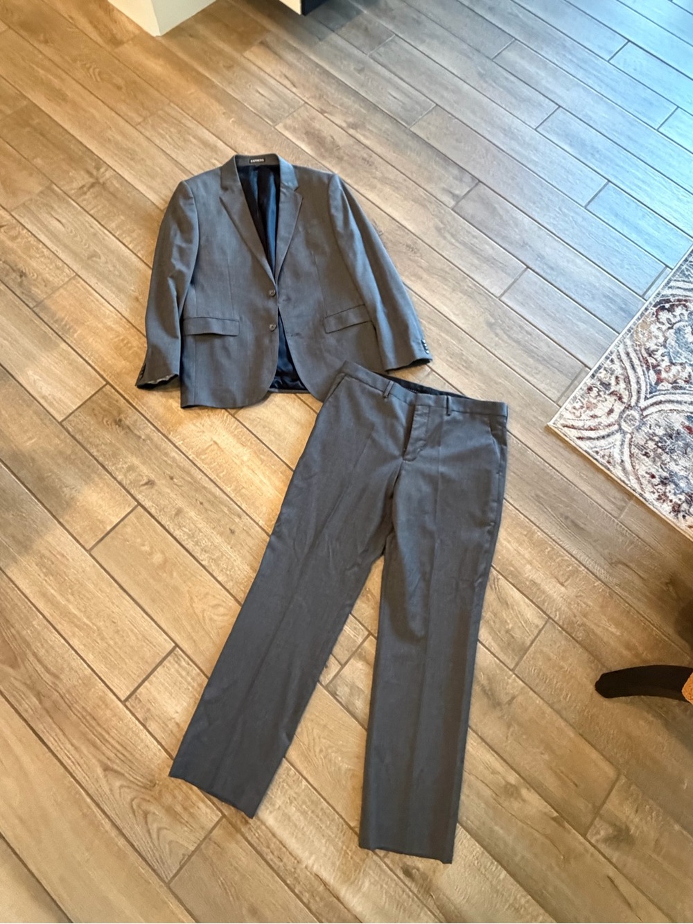 Express Men's Gray Two-Piece Suit jacket & Pants 40R 34x30 pants